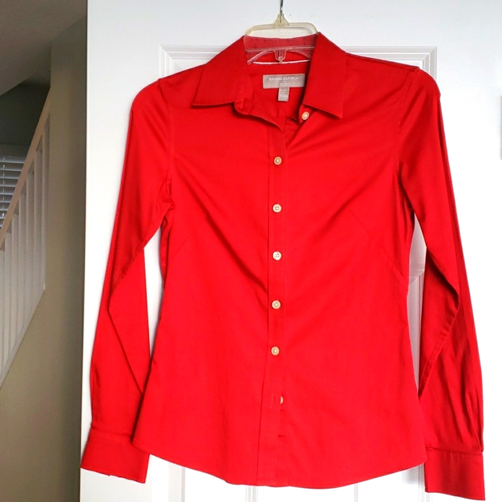 Banana Republic Size 0. Non-Iron ladies blouse red/orange.